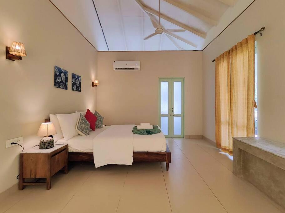Barcelona Villas At Love Story Siolim- 3Bhk Private Pool Villas מראה חיצוני תמונה