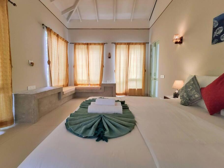 Barcelona Villas At Love Story Siolim- 3Bhk Private Pool Villas מראה חיצוני תמונה