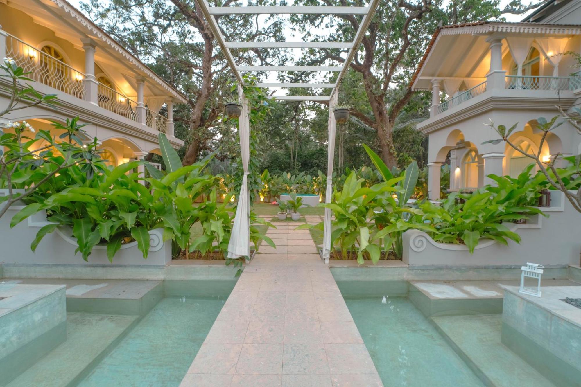 Barcelona Villas At Love Story Siolim- 3Bhk Private Pool Villas מראה חיצוני תמונה